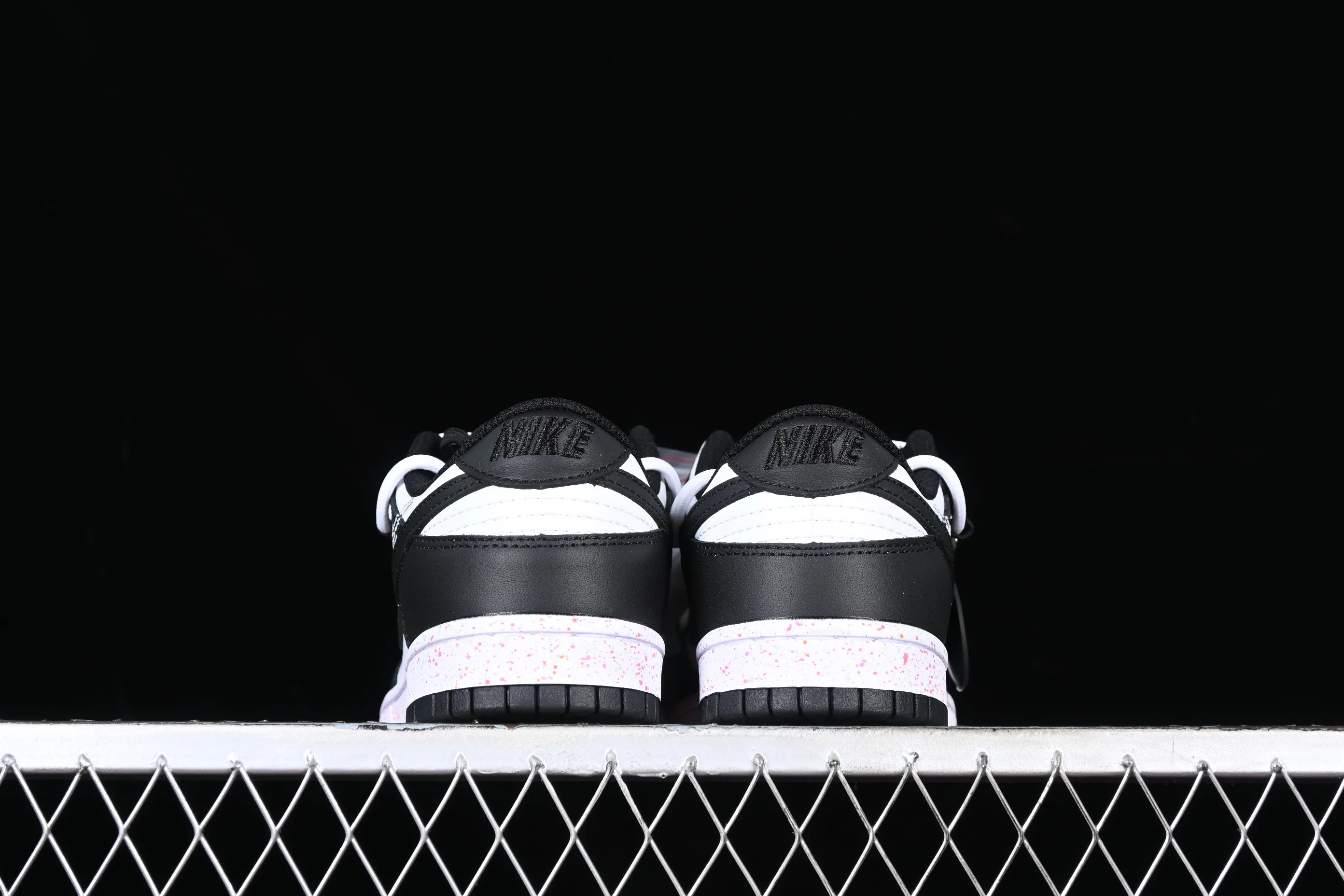 All Categories Nk SB Dunk Series Nk SB Dunk Low Low-top sneakers Gift box version Nk Dunk Low "Multi Color" Vibrant three hooks Customized version of deconstructed strap casual sneakers FD4623-131